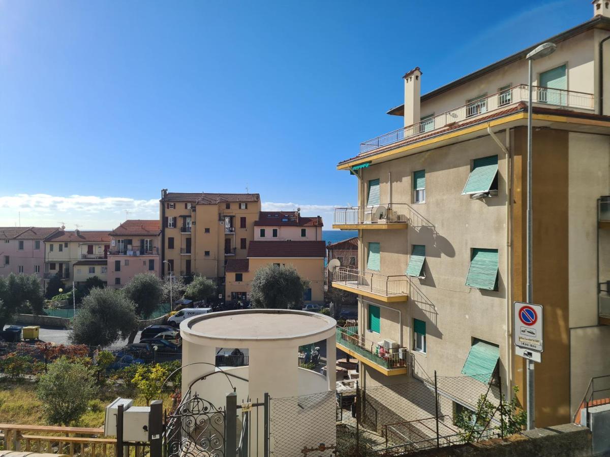 La Casa Di Aldo Al Mare Apartman Ospedaletti Kültér fotó